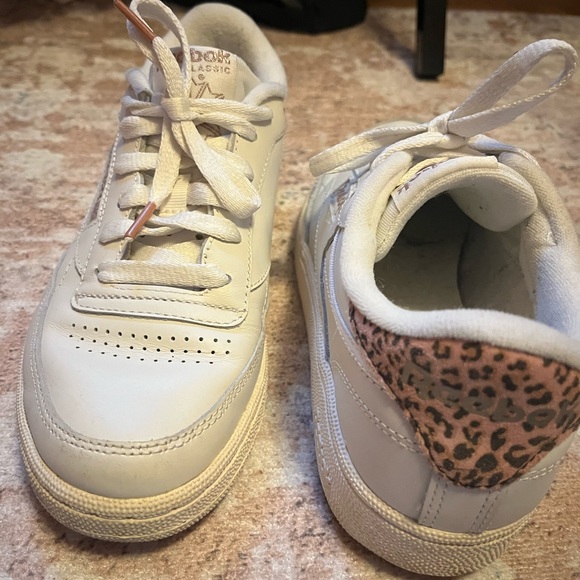 Reebok classics size 7 - Picture 3 of 4